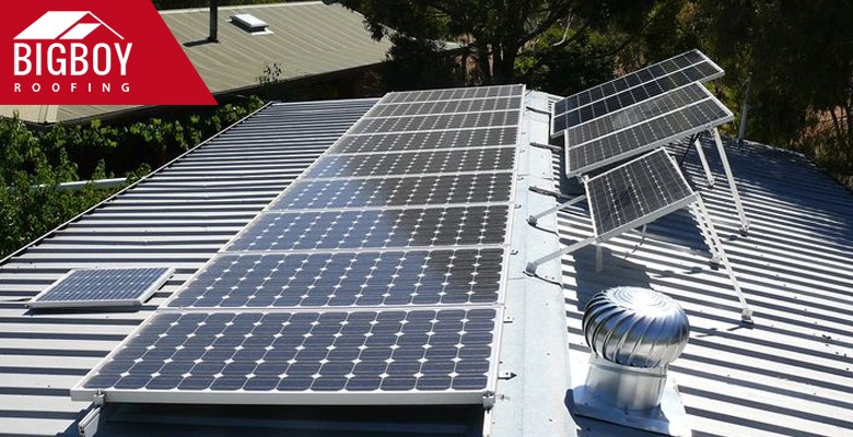  Commercial Roof with Solar Panels Installed for Energy Efficiency